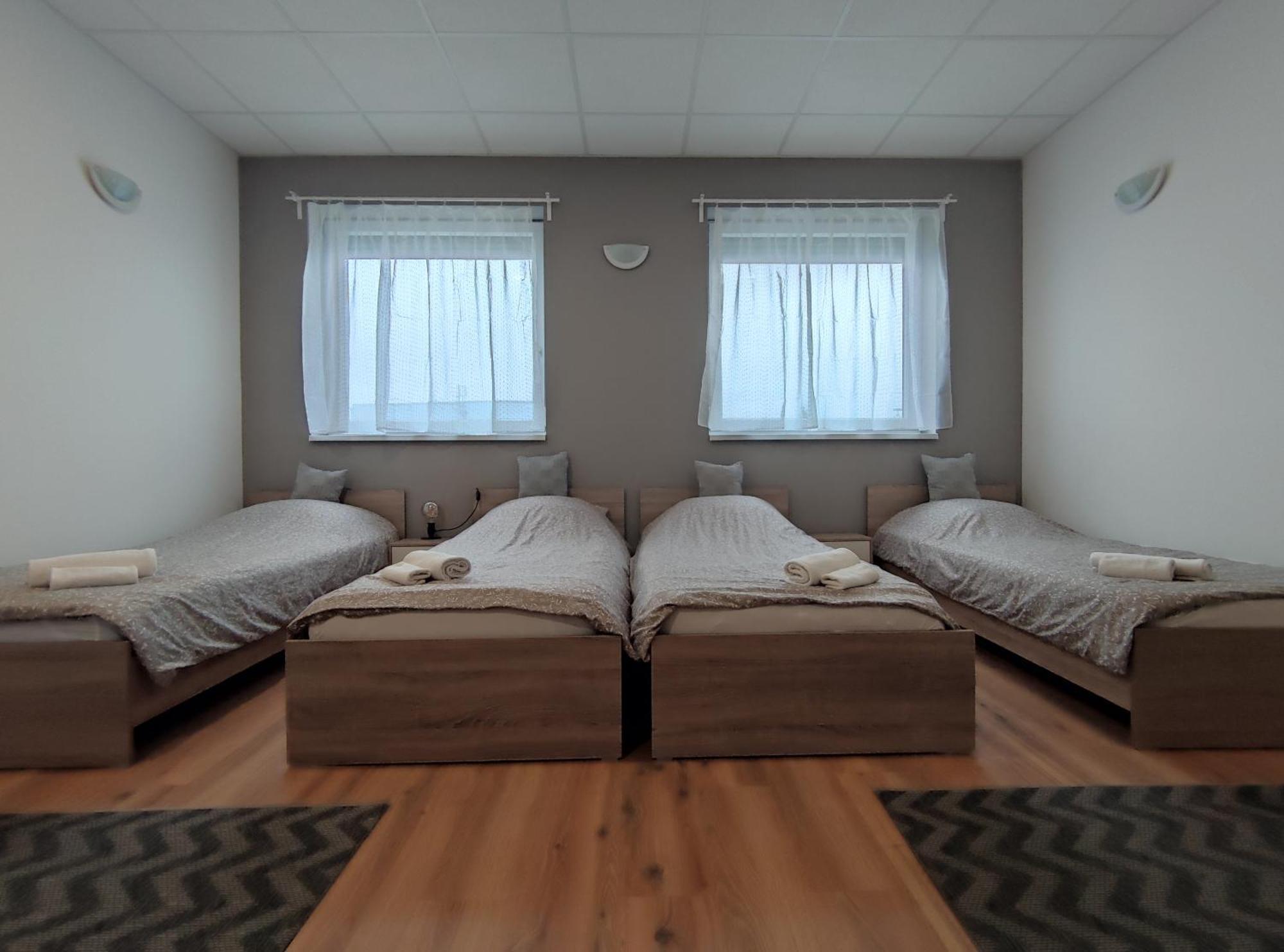 Szilas Park Motel Nagytarcsa Luaran gambar